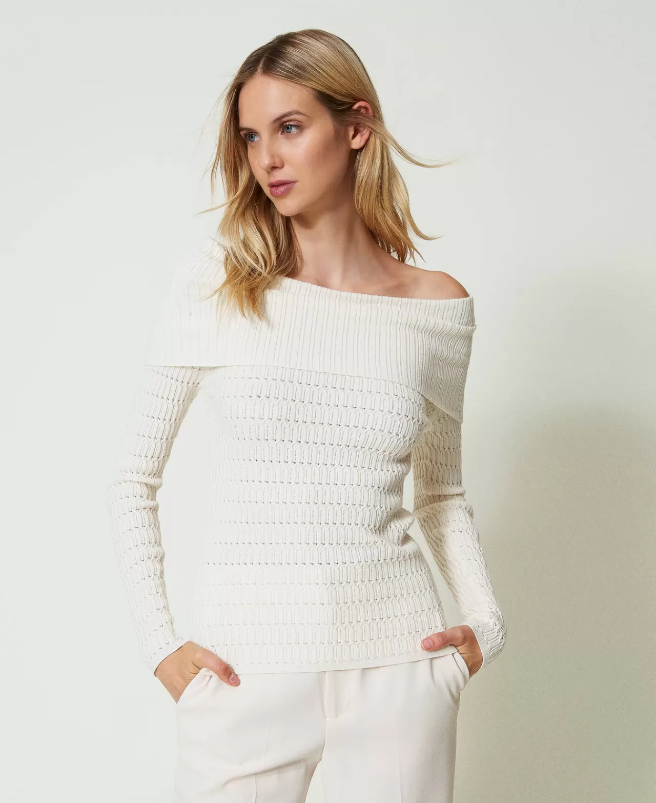 TWINSET Milano Figurbetonter Off-Shoulder-Pullover