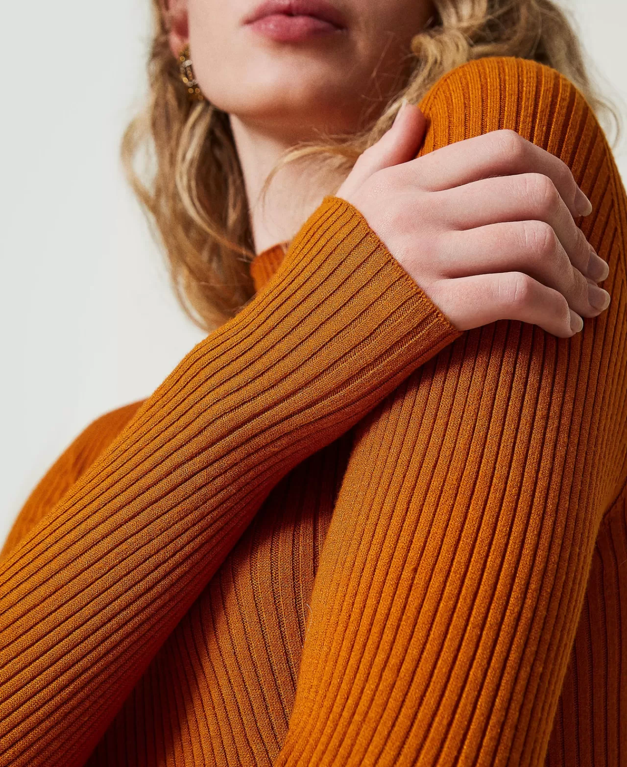 TWINSET Milano Gerippter Stehkragenpullover