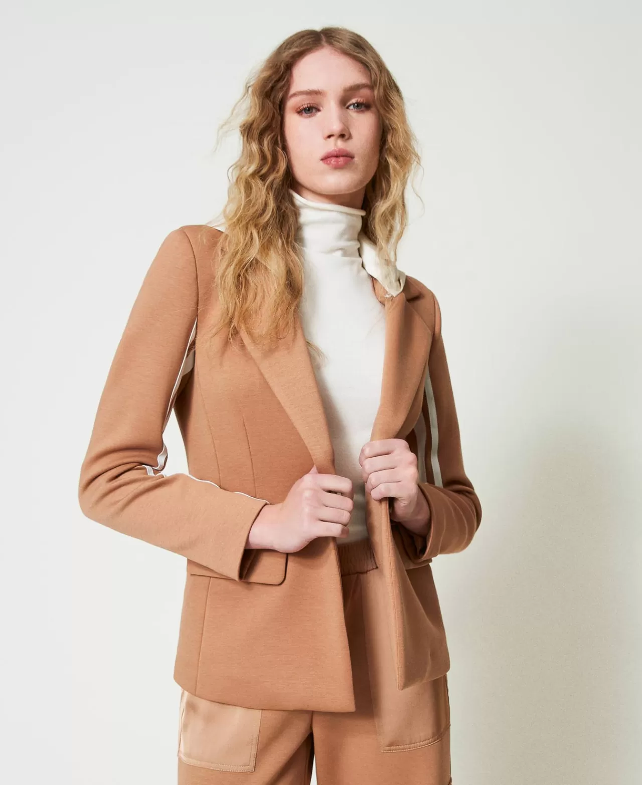 TWINSET Milano Kapuzenblazer Aus Scuba
