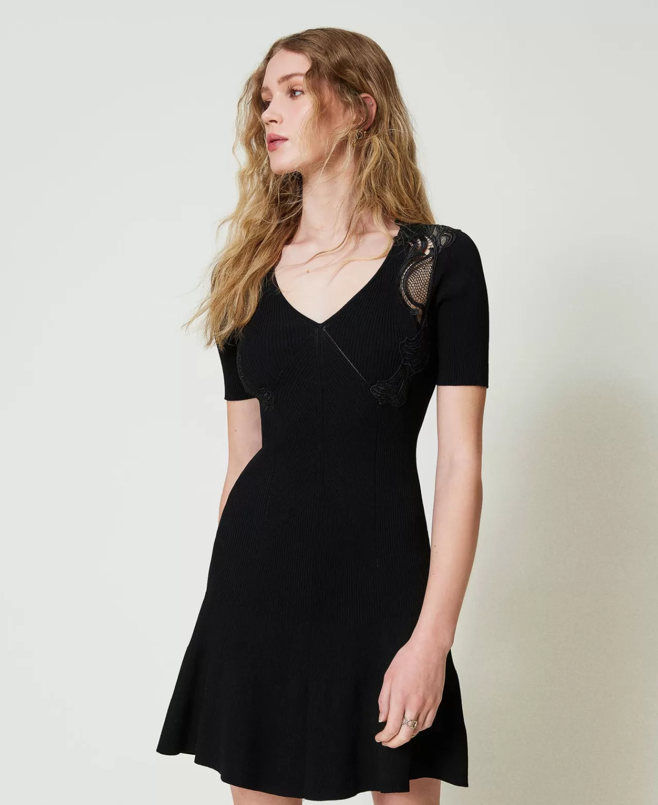 TWINSET Milano Kurzes Strickkleid Mit Spitze
