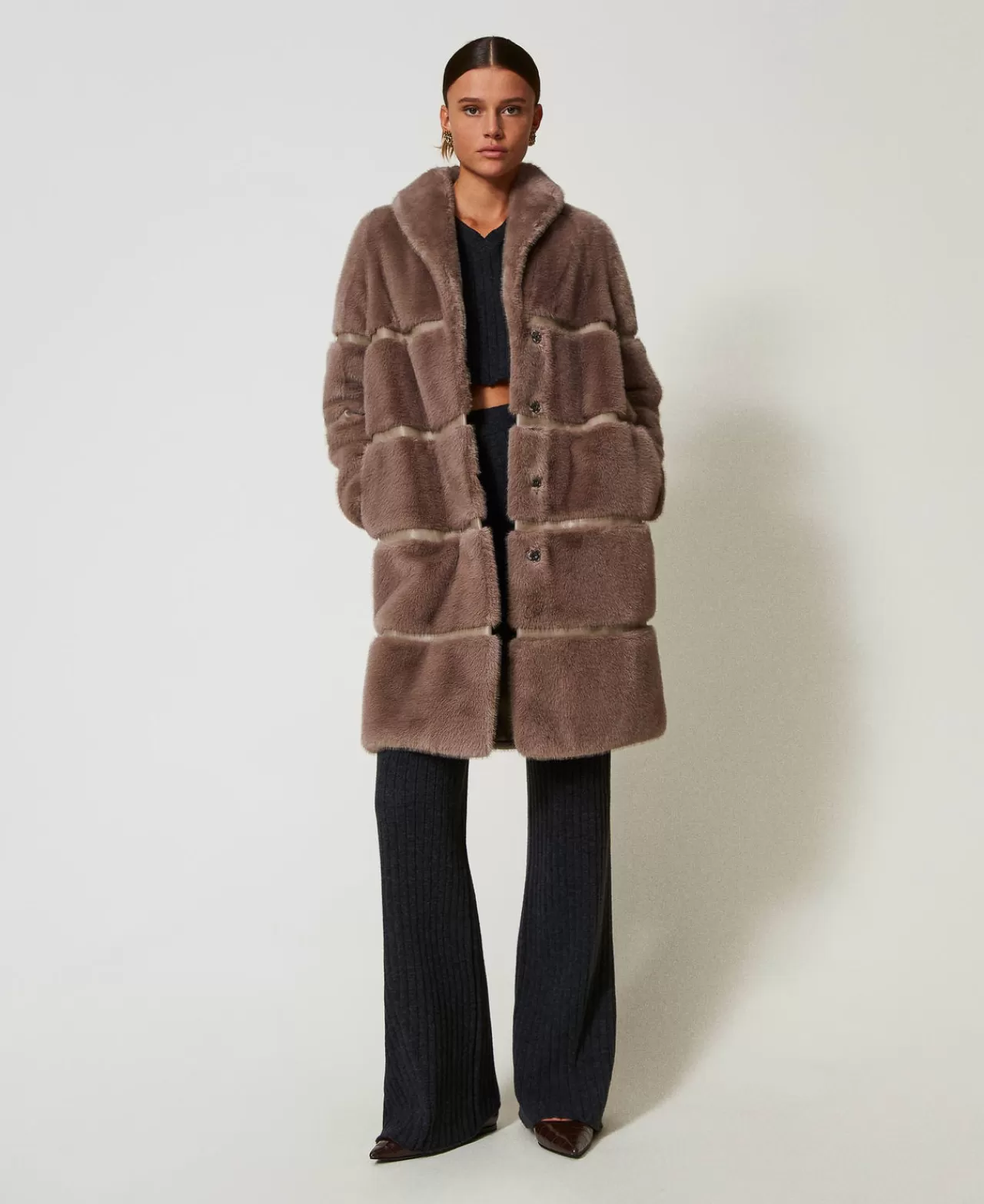 TWINSET Milano Mantel Aus Pelzimitat Mit Intarsien