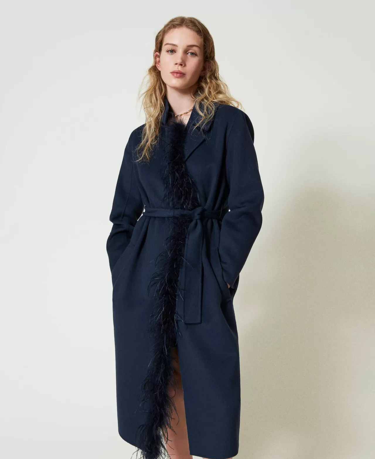 TWINSET Milano Mantel Aus Zweilagigem Wollmischtuch Mit Federn