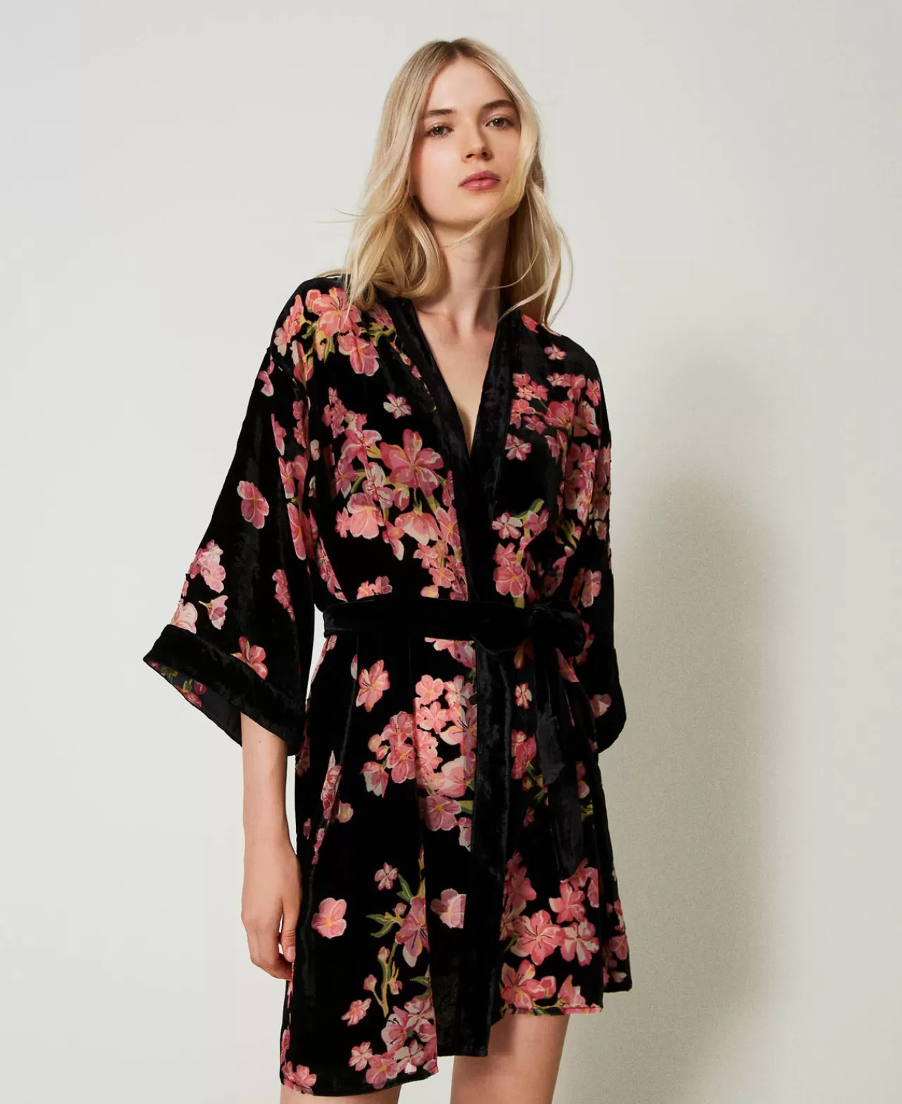 TWINSET Milano Morgenmantel Aus Dévoré-Samt Mit Blumen