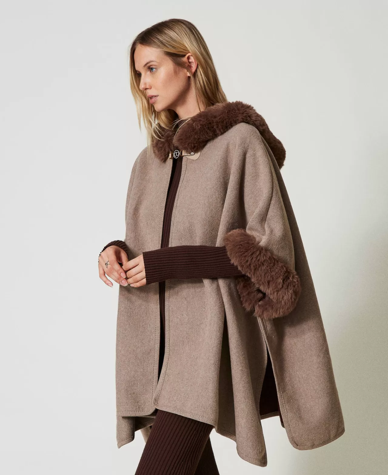 TWINSET Milano Poncho Aus Tuch Und Pelzimitat