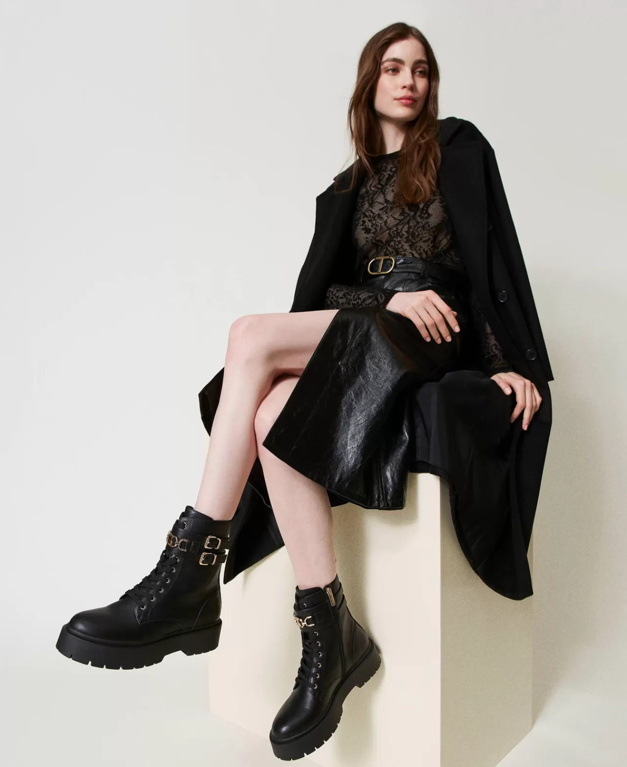 TWINSET Milano Schnürstiefelette Mit Schnallen Und „Oval T“-Ziertrense