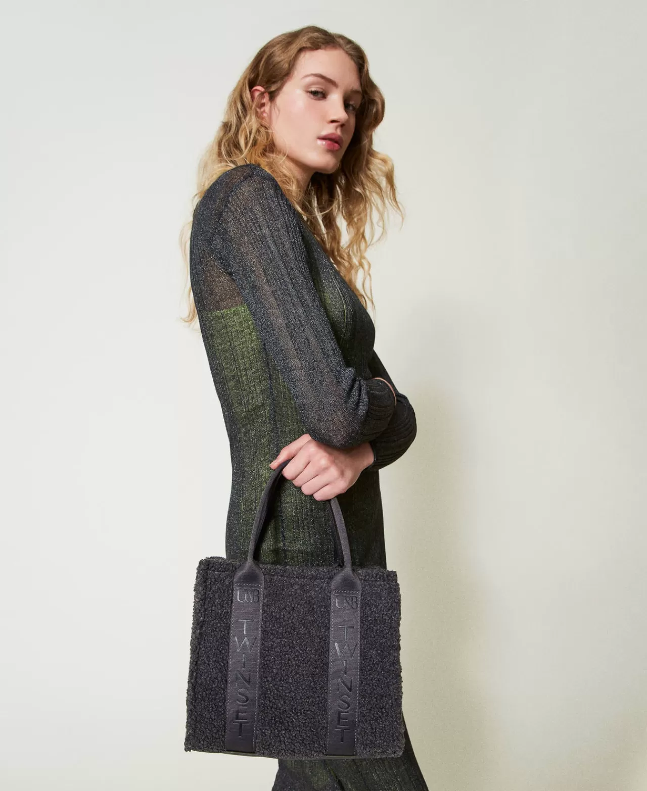 TWINSET Milano Shopper Aus Pelzimitat Im Teddylook